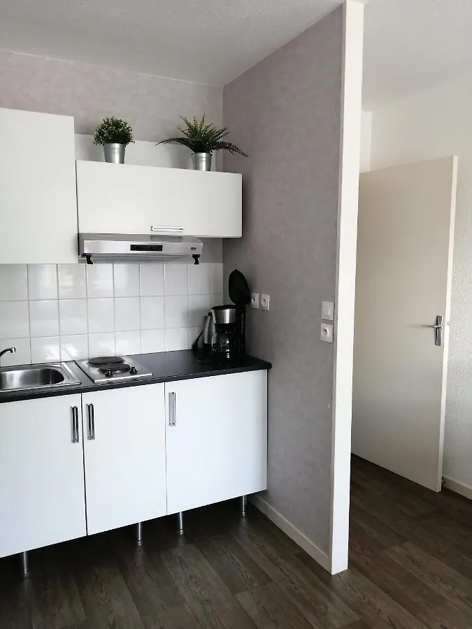 Appartement Meuble 1 Etoile - Tourisme Tout Confort - Cures Et Courts Sejours - Les Mascareignes 0*, Chatel-Guyon