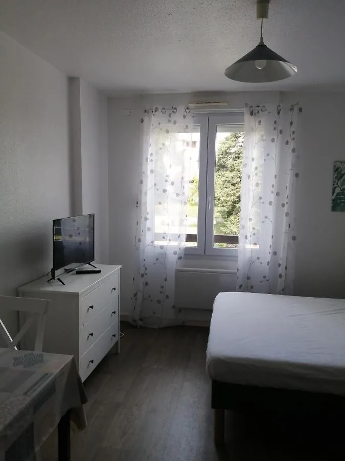 Appartement Meuble 1 Etoile - Tourisme Tout Confort - Cures Et Courts Sejours - Les Mascareignes 0*, Chatel-Guyon